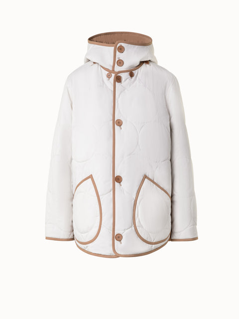 Steppjacke mit Kapuze und aufgesetzten Taschen