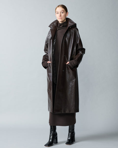 Lackierter Trench-Mantel mit abnehmbarer Kapuze