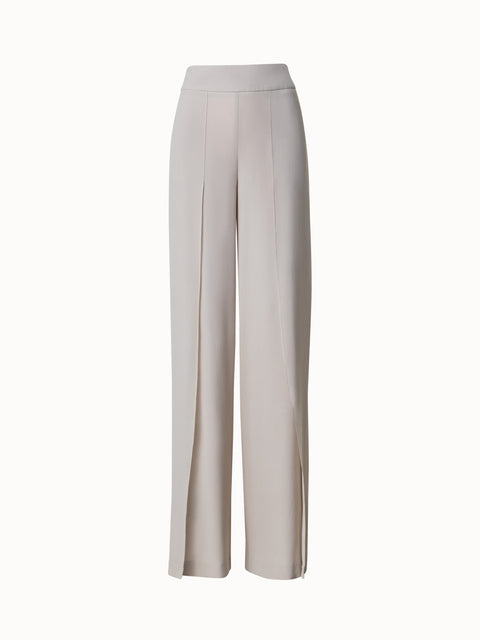 Weite Hose aus Seiden-Georgette mit Schlitzen