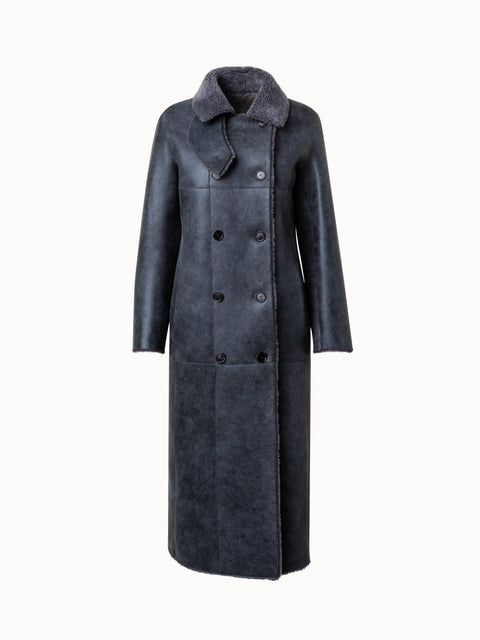 Langer Zweireihiger Mantel aus Shearling