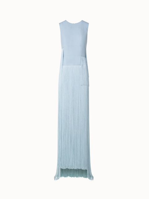 Langes Seidenkleid mit asymmetrischen Fransen