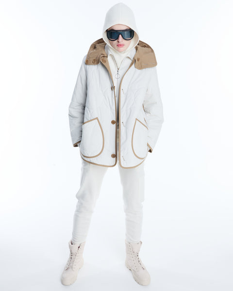 Steppjacke mit Kapuze und aufgesetzten Taschen