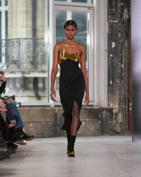 Midi-Cocktailkleid mit goldenem Leder-Highlight