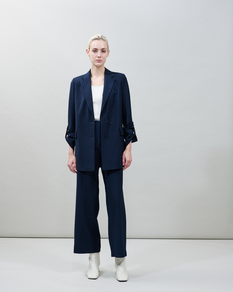 Boyfriend-Blazer aus gestreifter Cool Wool