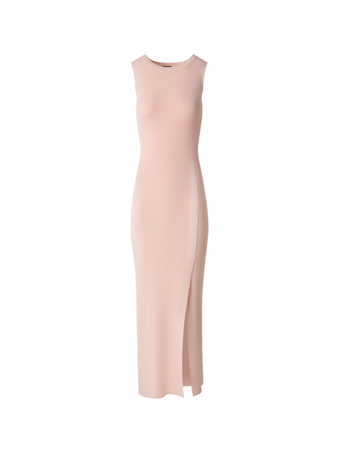 Tailliertes Strickkleid mit Seitenschlitz